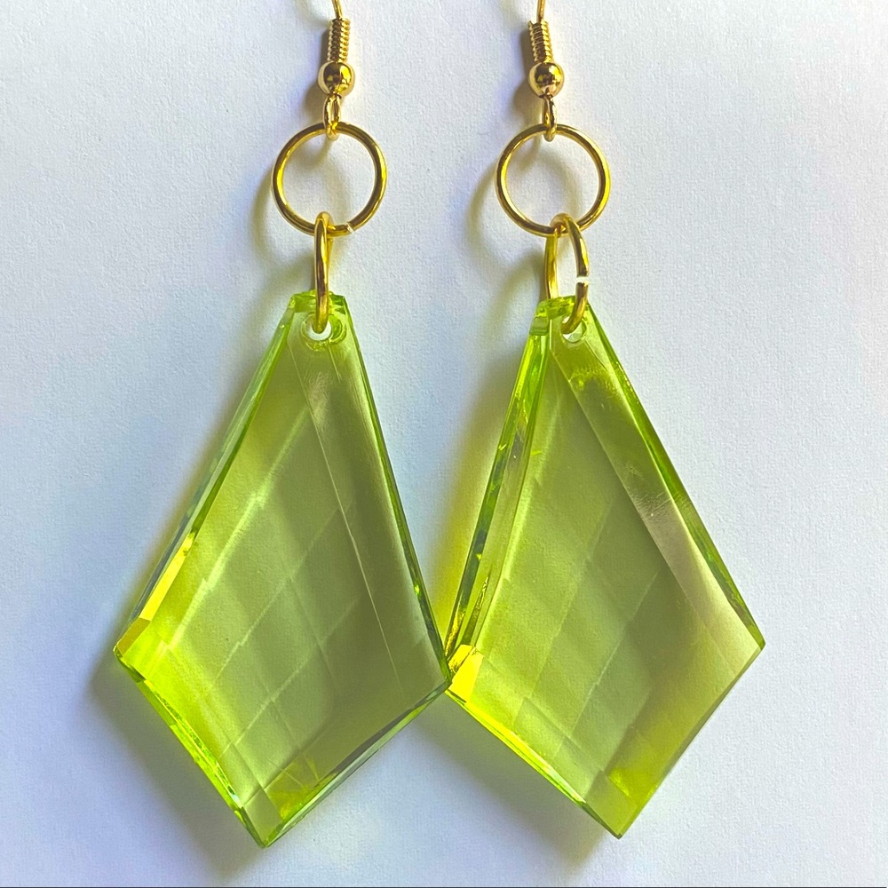 Hand Crafted Earrings Green Peridot Dangle Diamond-Shaped Acrylic Long - Picture 5 of 6